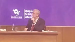 Mansur Yavaş gençlere sordu: Ankara’da suyu kesilen elini kaldırsın