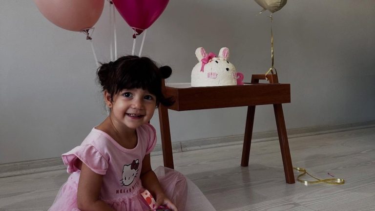 Mardin’de 3’üncü kattan düşen 3 yaşındaki çocuk hayatını kaybetti