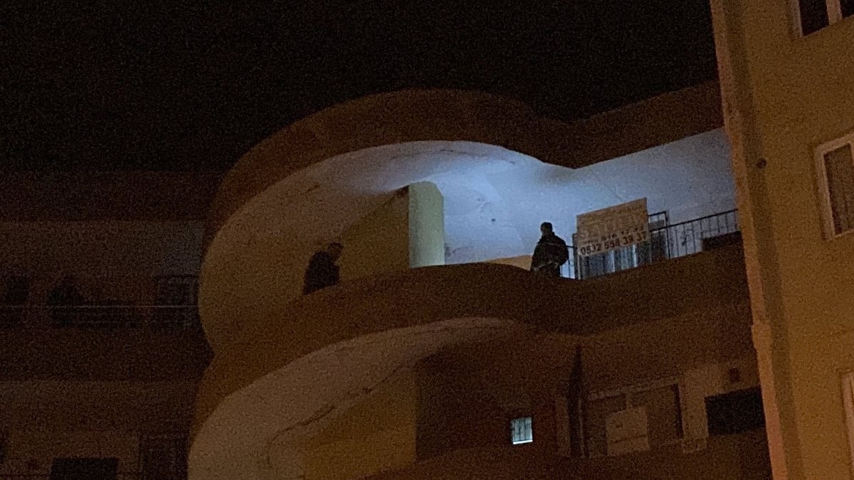 Mersin’da kavga ihbarına giden polisler, banyoda cesetle karşılaştı