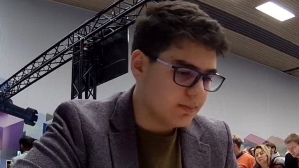 Milli satranççı Yağız Kaan Erdoğmuş Dünya Şampiyonu Gukesh’e kaybetti