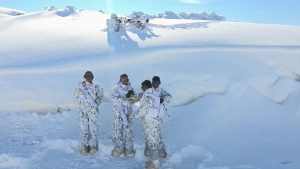 MSB duyurdu: Hayırseverlerin ördüğü 200 bere, Mehmetçik’e ulaştı