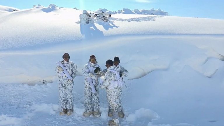 MSB duyurdu: Hayırseverlerin ördüğü 200 bere, Mehmetçik’e ulaştı