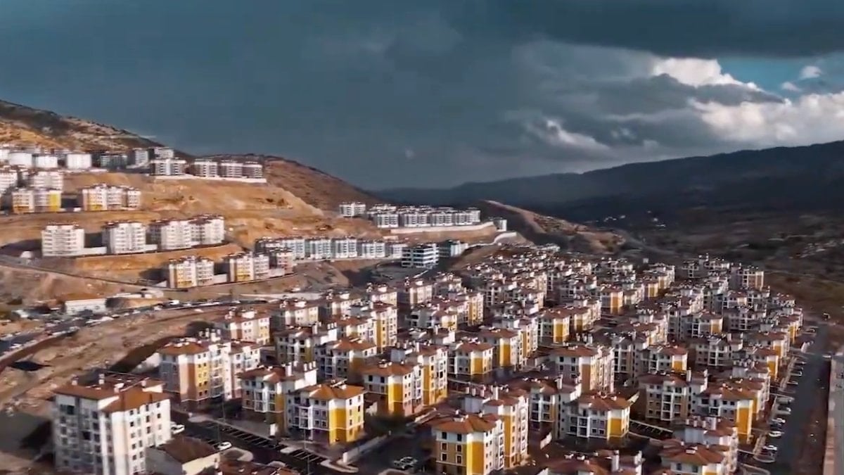 Murat Kurum’dan 6 Şubat Depremi’nin 3. yılında anlamlı video: Gün ağarır, yaralar sarılır