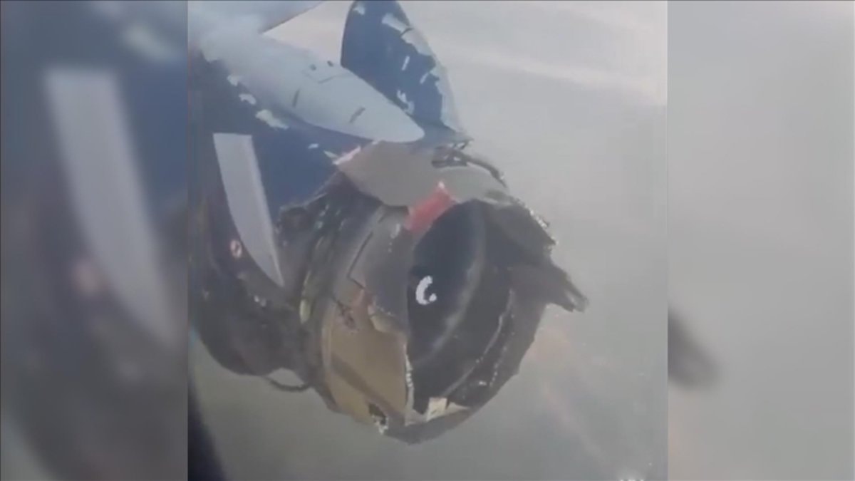 Nijerya’da motor arızası: 80 yolculu uçak acil iniş yaptı