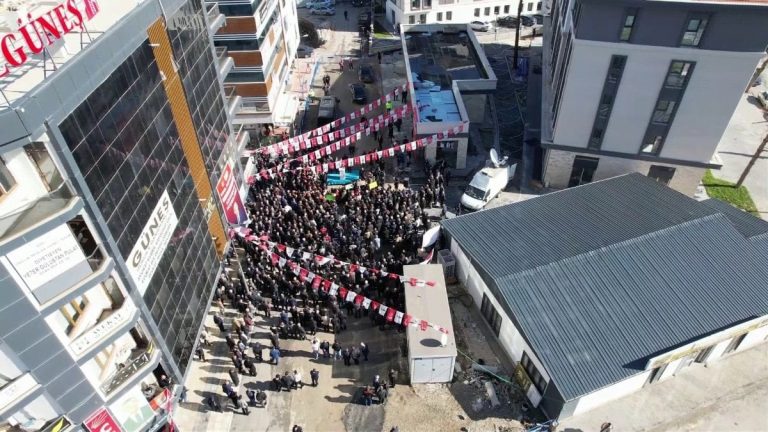 Özgür Özel Adıyaman’da beklediği ilgiyi göremedi
