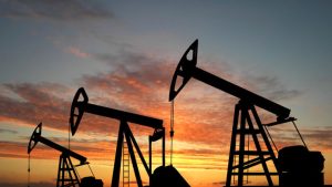 Petrol, jeopolitik gerilimin azalmasıyla geriledi