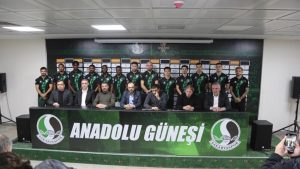 Sakaryaspor, transferin son gününde 13 oyuncu transfer etti