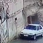 Şanlıurfa’da duvar, otomobilin üzerine devrildi
