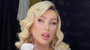 Seda Sayan eşiyle Tarkan’ı kulisinde ziyaret etti: Utandı kocam