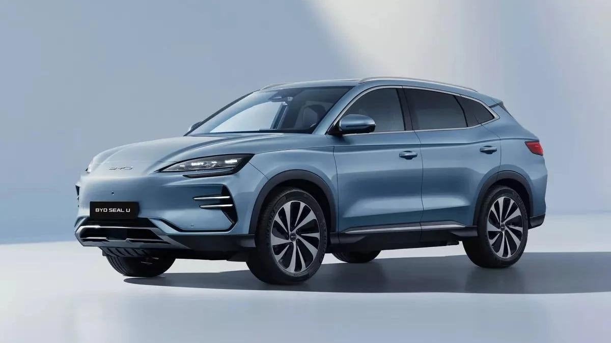 Tesla’yı geçen BYD hedef güncelledi: 2026’da 1.3 milyon satış yapacak