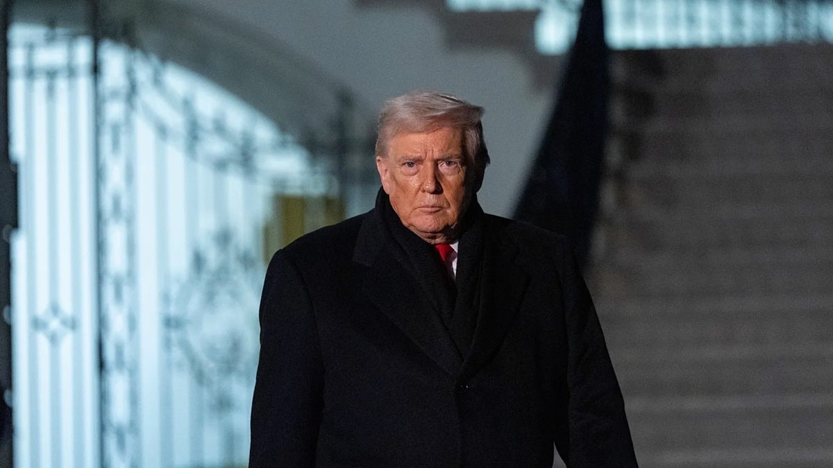 Trump, İran’a yönelik olası saldırı planları hakkında bilgilendirildi