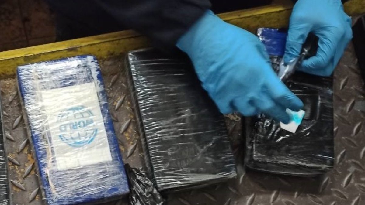 Türkiye’ye kokain sokmak isteyen Bulgar polisi yakalandı