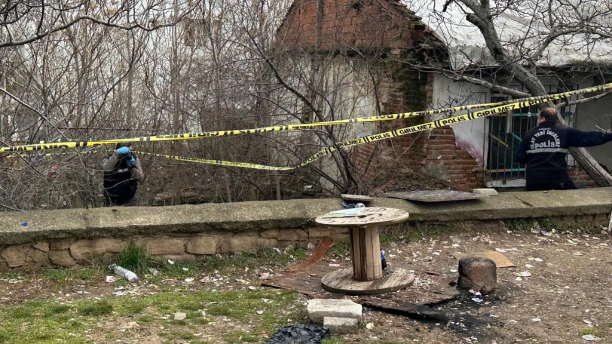 Uşak’ta millet bahçesinde cansız beden bulundu