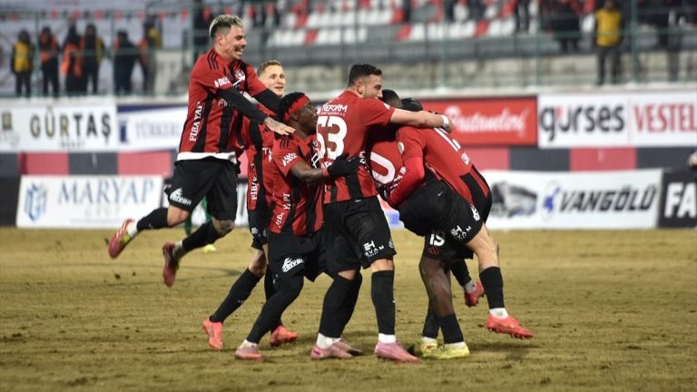 Vanspor FK, Iğdır FK karşısında 3 golle güldü