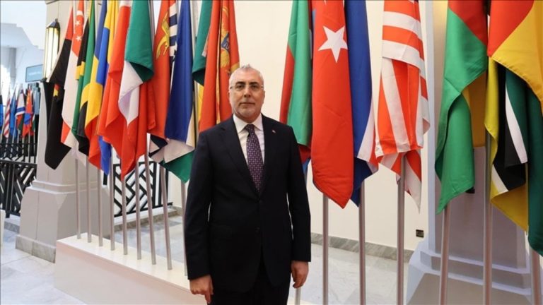 Vedat  Işıkhan’dan kayıt dışı istihdamla mücadele stratejisi