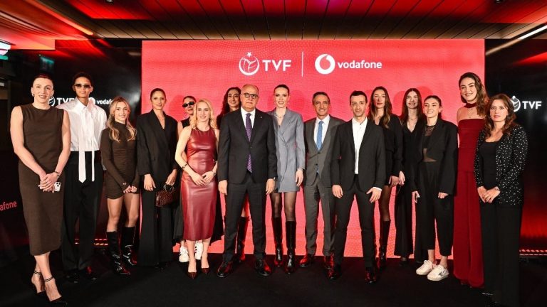 Vodafone, kadın voleybol sponsorluğunda başarılı iki yılı kutladı