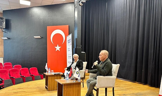 Yazar ve Yönetmen Özen Yula Bakırköylülerle Buluştu