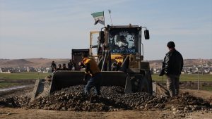 YPG’nin yıktığı köprüyü Şuyuk halkı yeniden inşa ediyor
