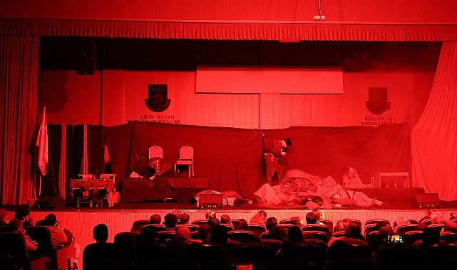 18 Mart Çanakkale Ruhu Sahneye Taşındı