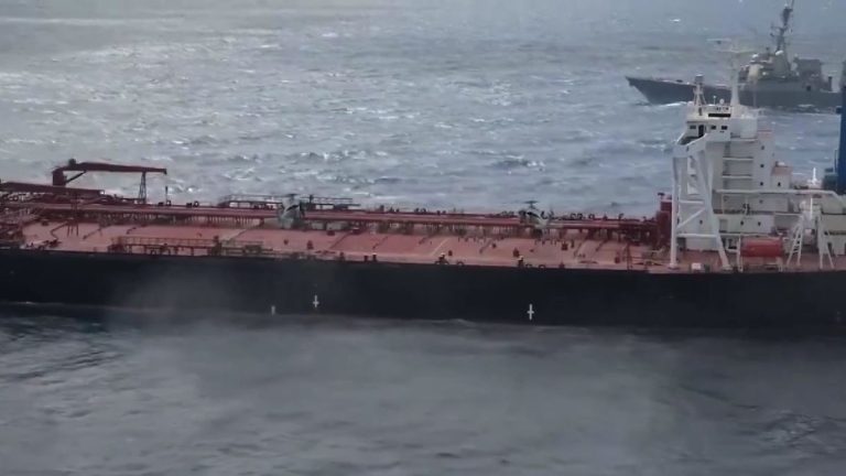 ABD, Panama bayraklı bir gemiyi alıkoydu