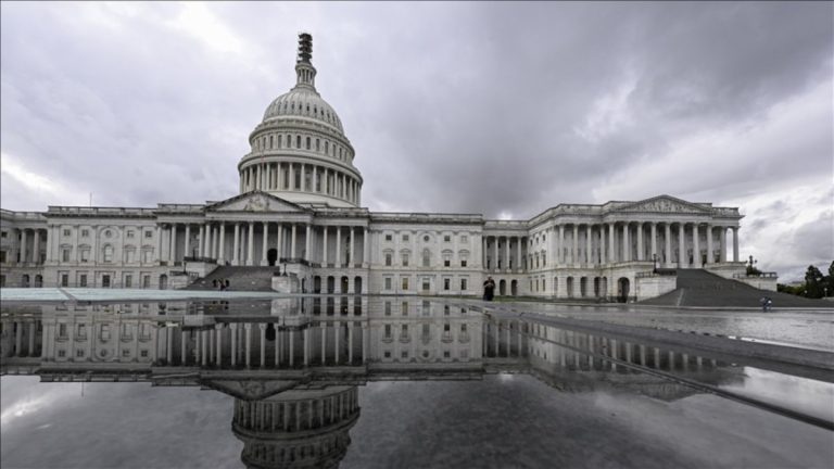 ABD’de silahlı şüpheli, Kongre Binası yakınında yakalandı