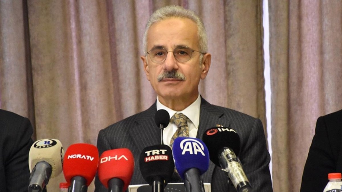 Abdulkadir Uraloğlu: Türkiye bayramda hava trafiği rekoru kıracak