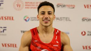 Adem Asil, halka aletinde altın madalya kazandı