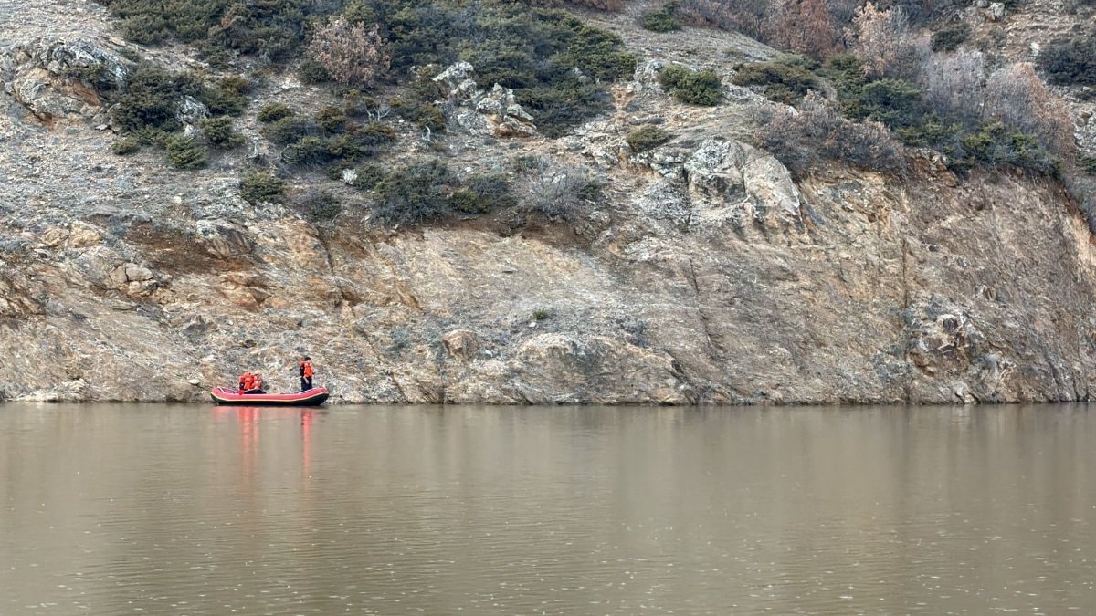 Afyonkarahisar’da atıyla gezintiye çıkan genç baraj göletinde can verdi