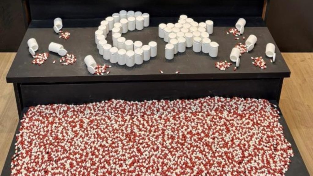 Afyonkarahisar’da yolcu otobüsünde 7 bine yakın uyuşturucu hap ele geçirildi