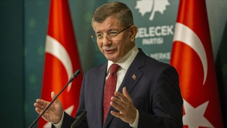Ahmet Davutoğlu: Maddi sıkıntılar yaşıyorum