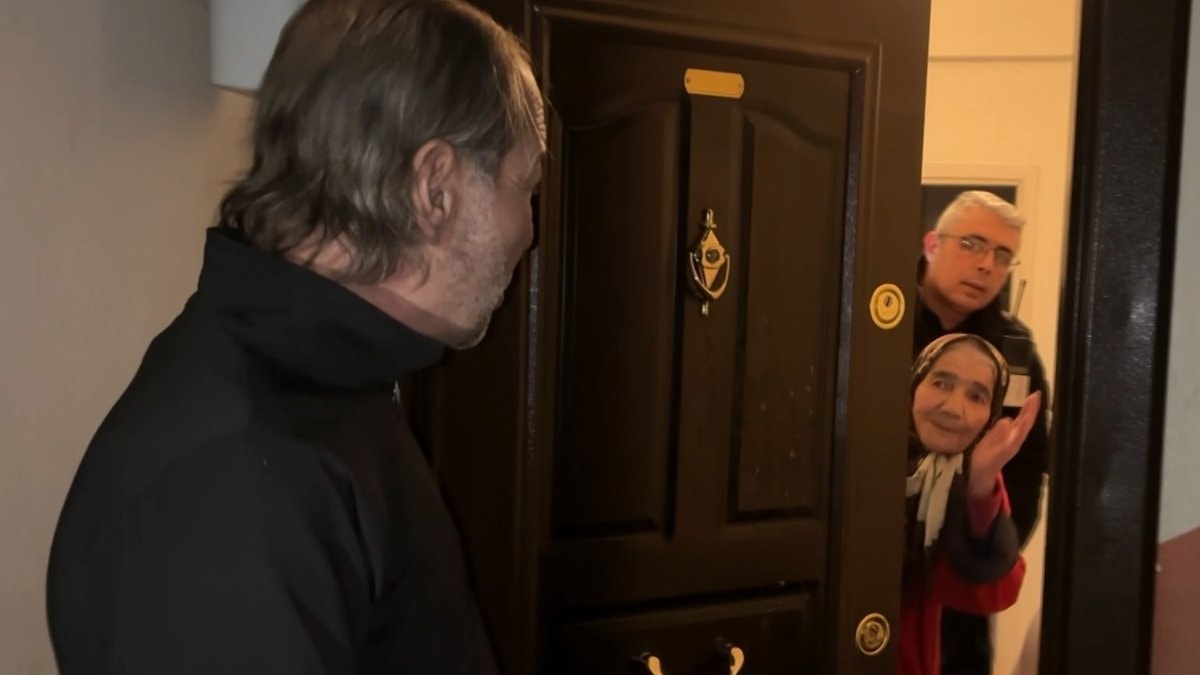 Aksaray’da Alzheimer anne oğlunu unuttu: Sokakta kalan oğlu için ekipler seferber oldu