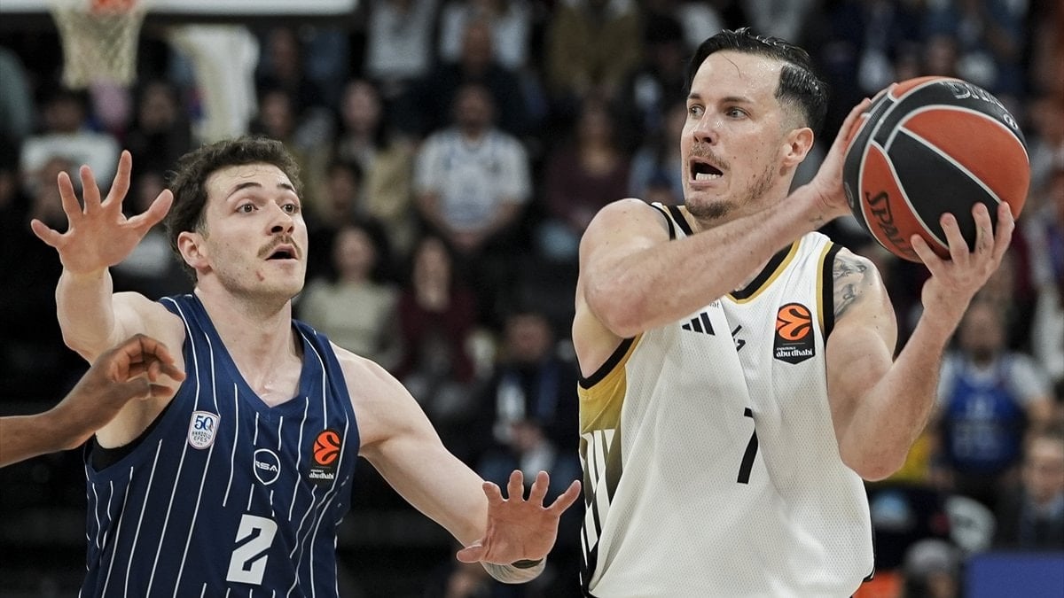 Anadolu Efes evinde Asvel’e yenildi