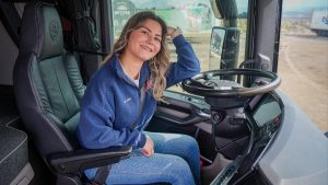 Ankara’da sıkıldı, uzun yol tır şoförü oldu