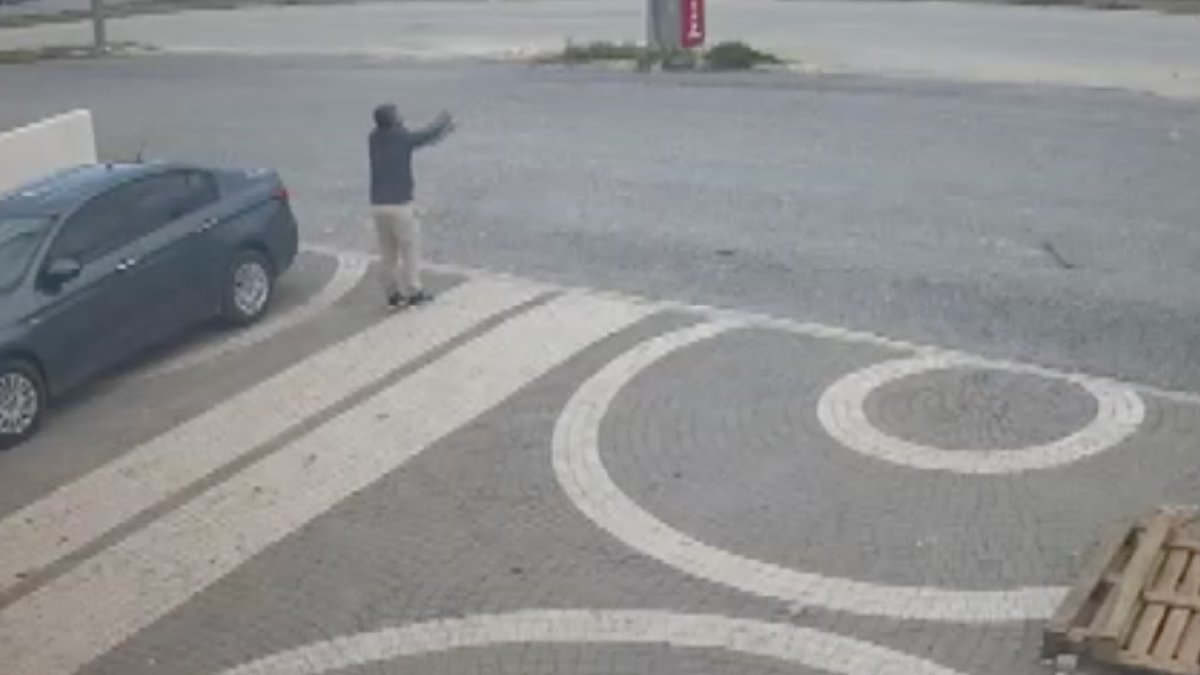 Antalya’da 7 şahsın yaralandığı kaza anı kamerada