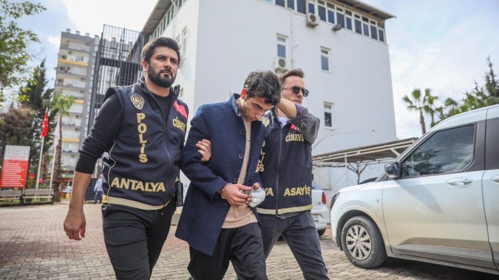Antalya’da cinayet şüphelisinden ‘Saldırıya uğradım’ iddiası: Kendimi savundum