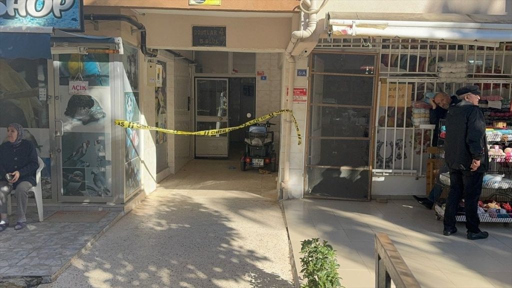 Antalya’da evde iki şüpheli ölüm