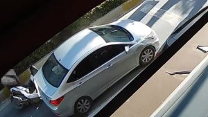 Antalya’da yayaya yol vermek için durdu, pişman oldu: Kaza anları kamerada