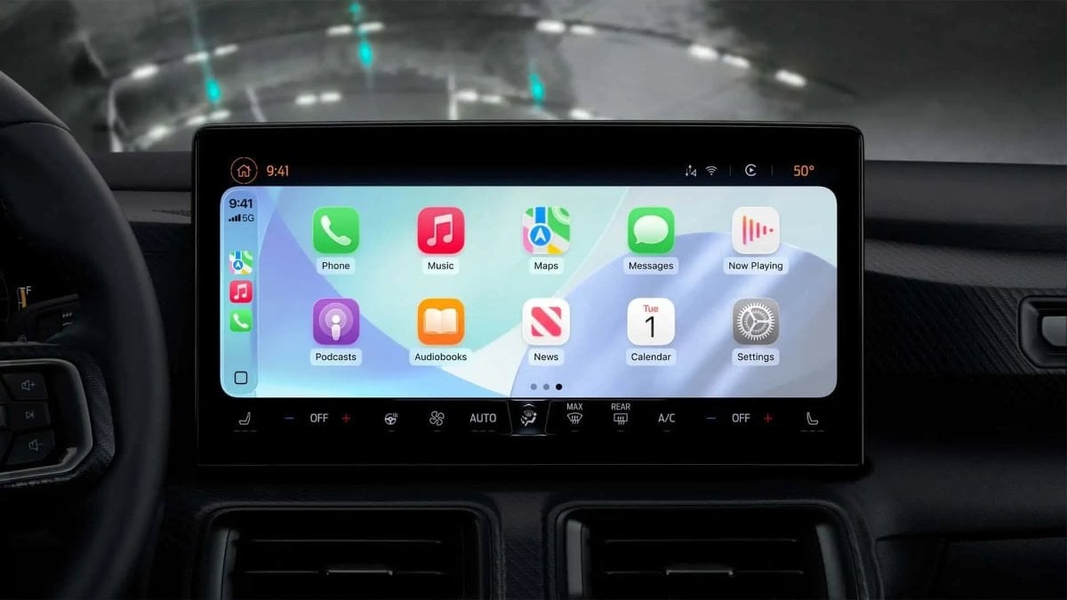 Apple CarPlay kullanıcılarına müjde: Video izleme desteği geliyor
