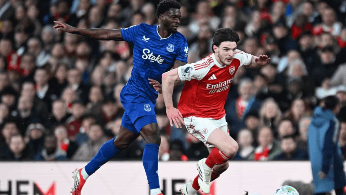 Arsenal, Everton’u devirdi
