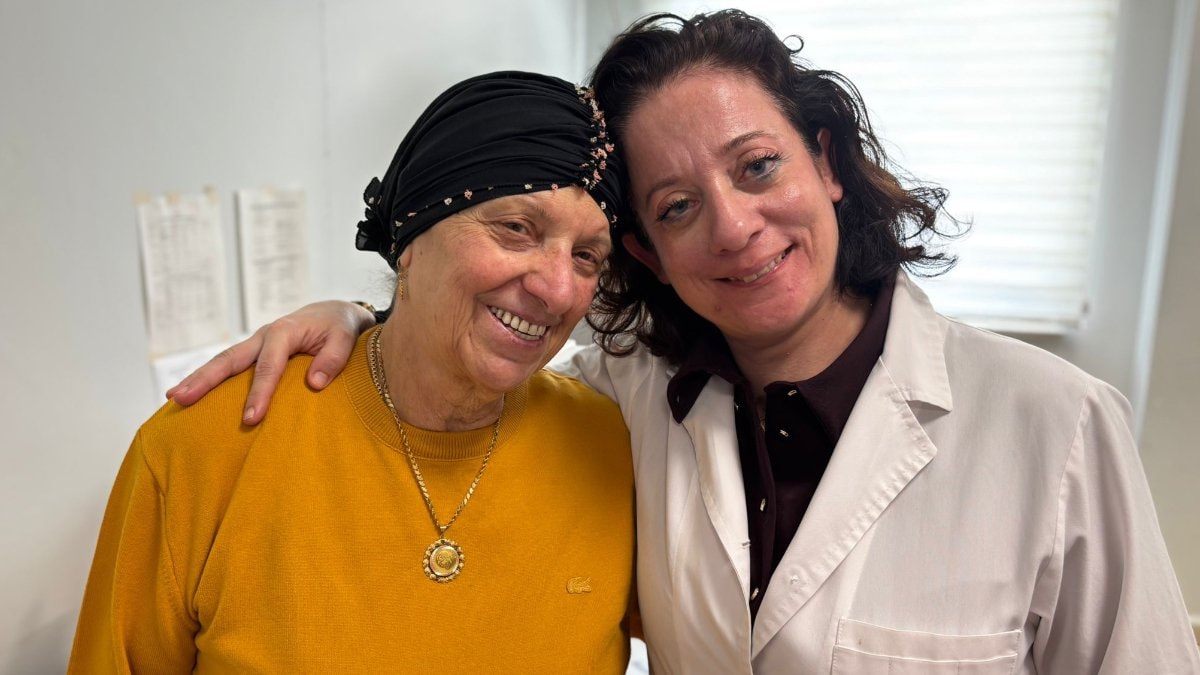 Artvin’de ses telleri felç olan kadını, doktor kızı iyileştirdi