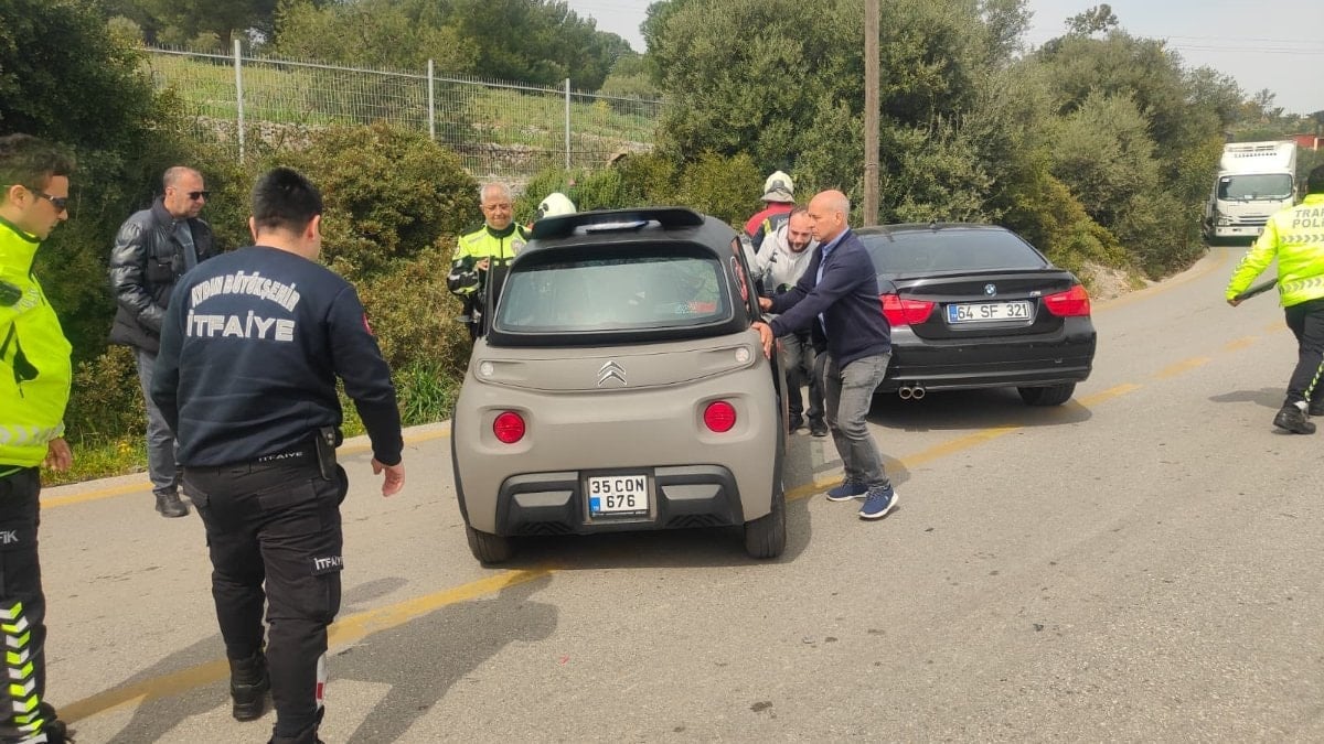 Aydın’da elektrikli araç ile otomobil çarpıştı: 4 yaralı