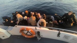 Ayvacık açıklarında göçmen operasyonu: 37 kişi yakalandı