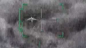 BAE, İran İHA’larının düşürüldüğü anların görüntüsünü paylaştı