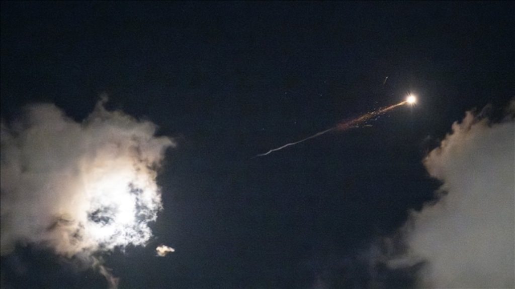 BAE’de düşürülen İran dronenun parçaları 6 kişiyi yaraladı