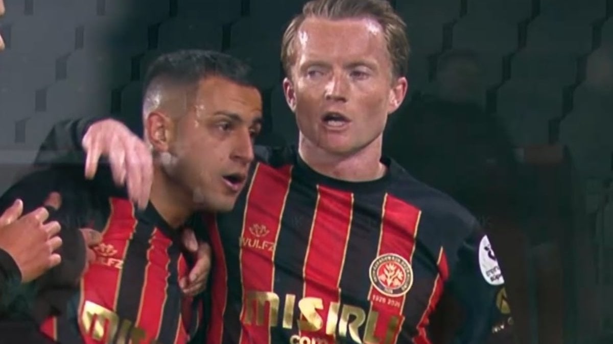 Bartuğ Elmaz, ligdeki ilk golünü Fenerbahçe’ye attı