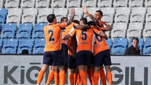 Başakşehir, Göztepe’yi iki golle geçti