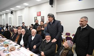 Başkan Kocaman Kartepe’de İftar Sofralarını Ziyaret Etti