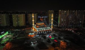 Başkan Pekyatırmacı Kadir Gecesi’nde Vatandaşlarla Selçuklu Merkez Camii’nde Buluştu
