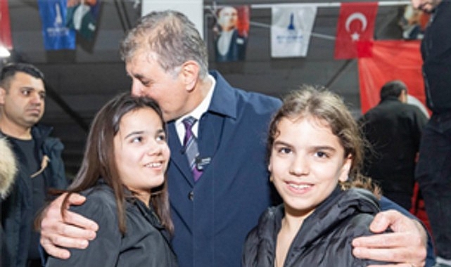 Başkan Tugay binlerce Bucalıyla ramazan sofrasında buluştu