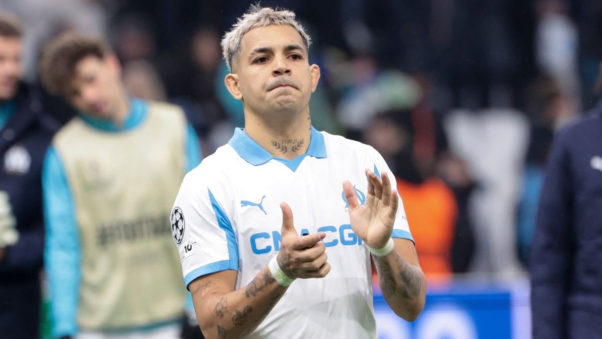 Beşiktaş savunmayı sağlama almak istiyor: Agbadou’nun yanına Facundo Medina…